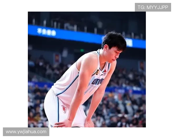 杨健感慨杨瀚森笑容似姚明新秀赛季即入全明星正赛的传奇之路